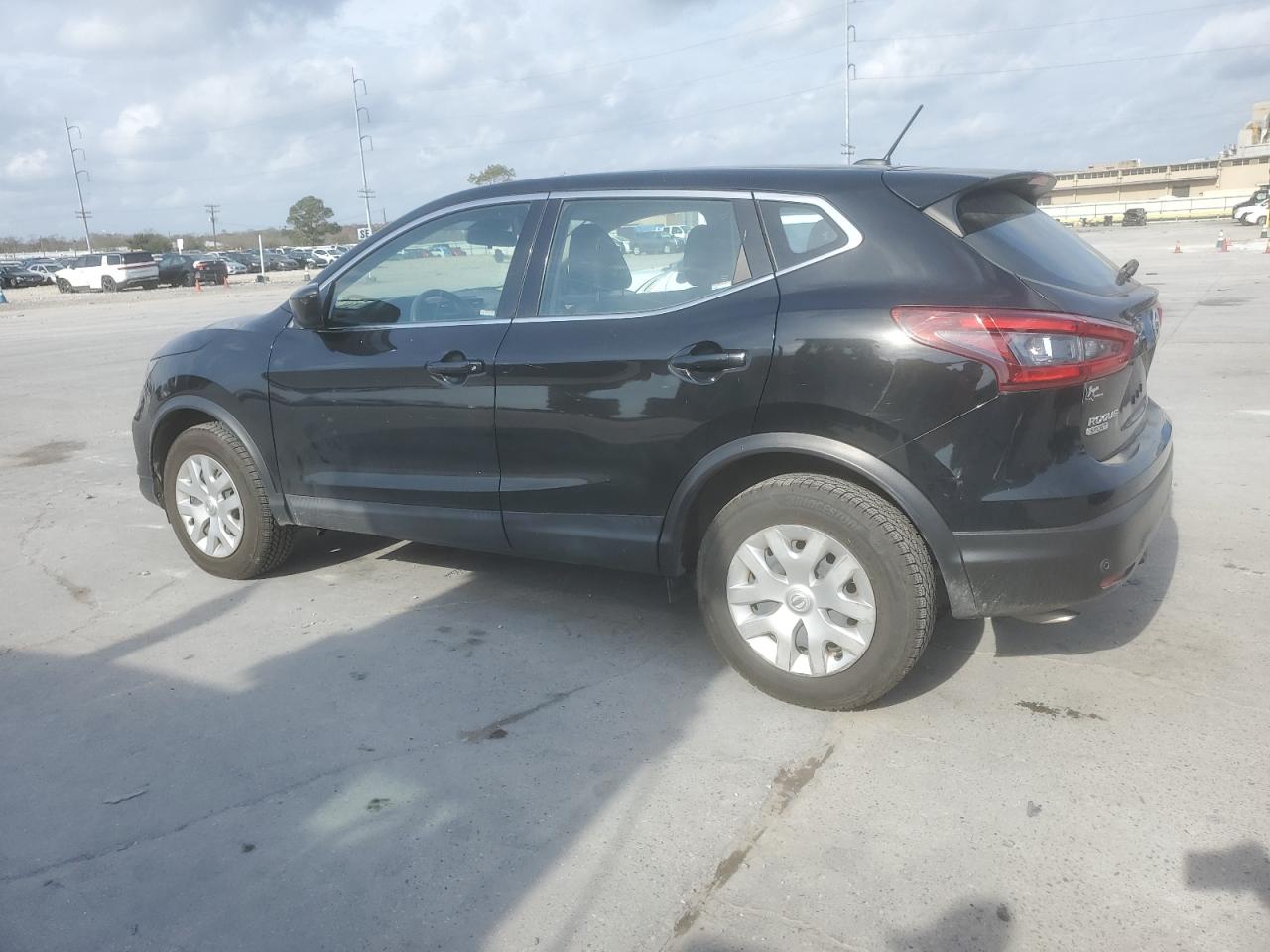 2020 Nissan Rogue - Image 2