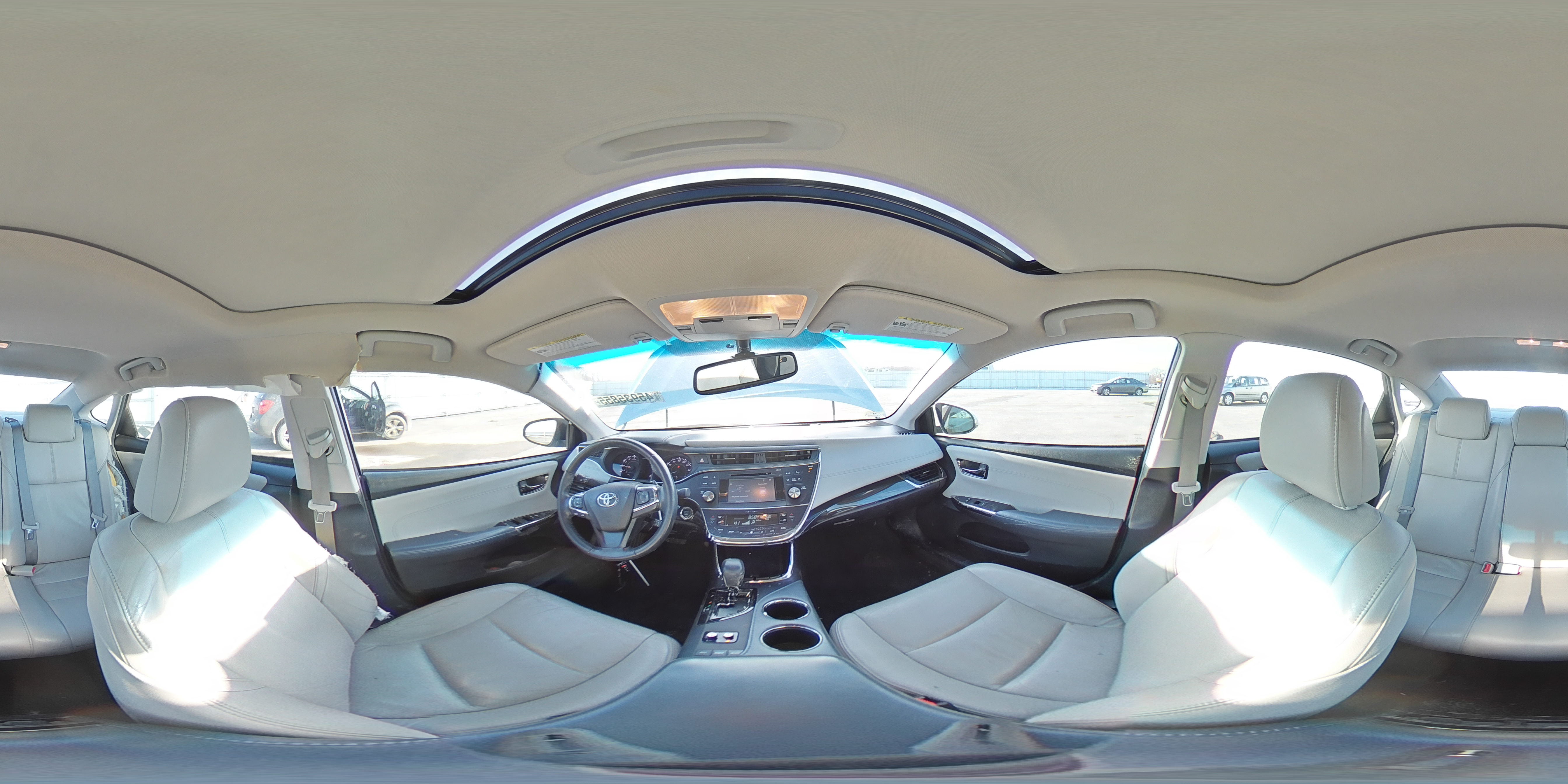 2015 Toyota Avalon - Image 13