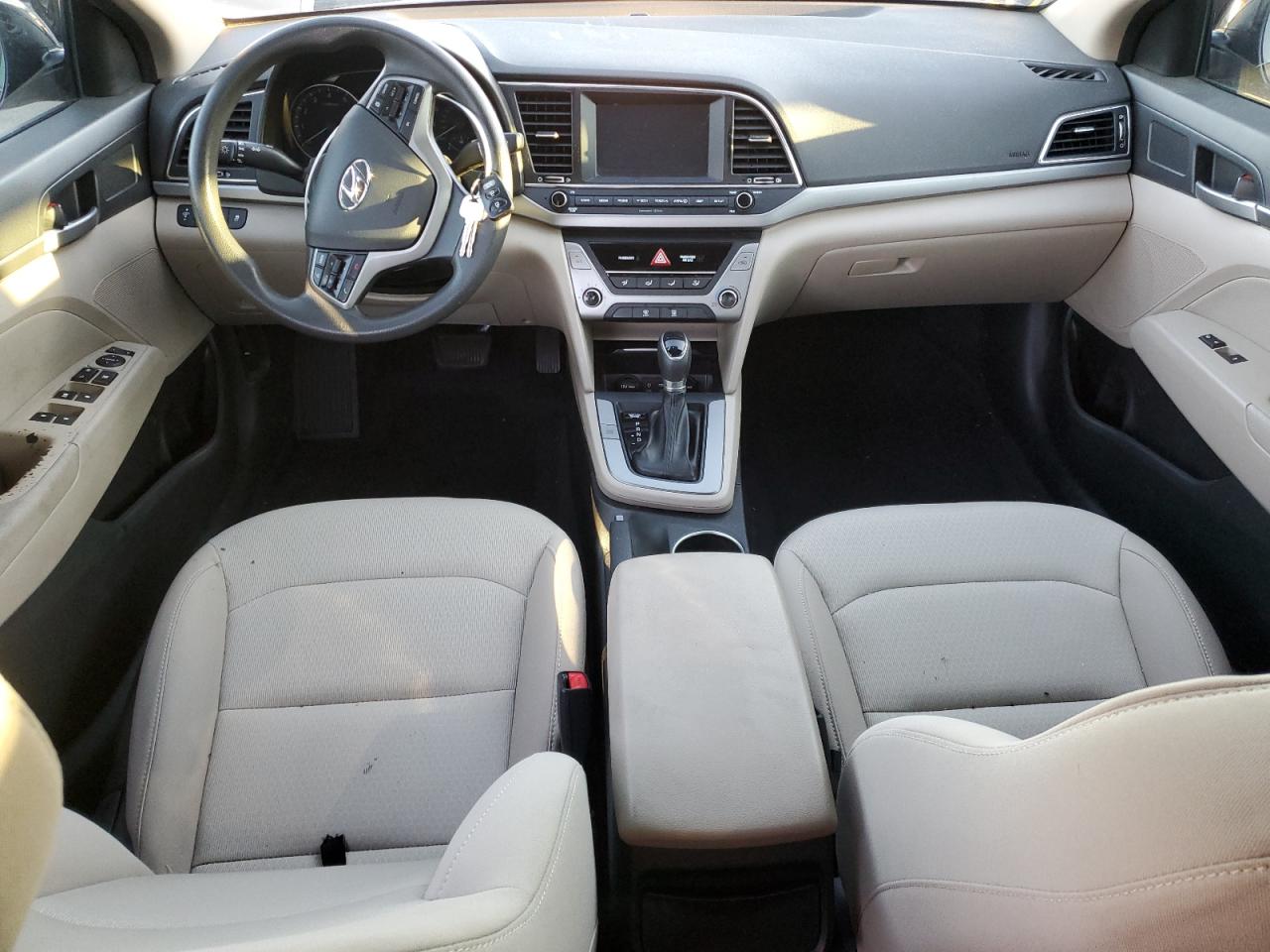 2018 Hyundai Elantra - Image 8
