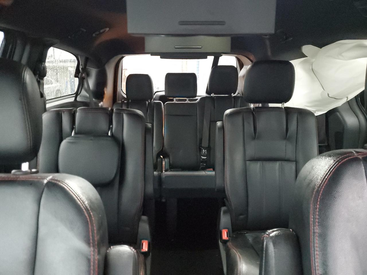 2019 Dodge Caravan - Image 10