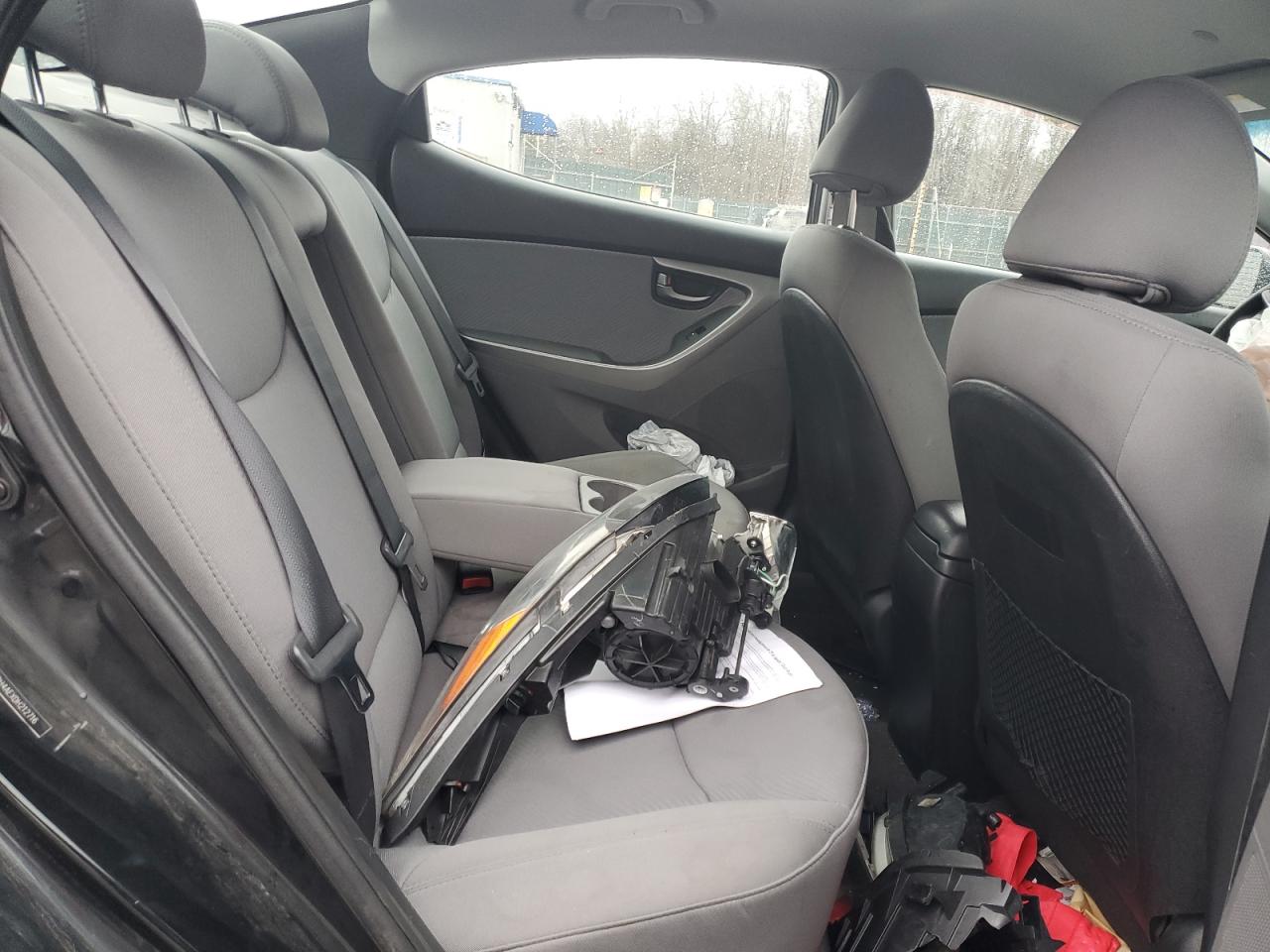 2013 Hyundai Elantra - Image 10