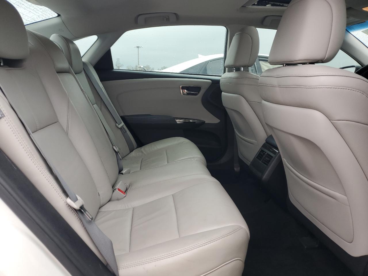 2013 Toyota Avalon - Image 10