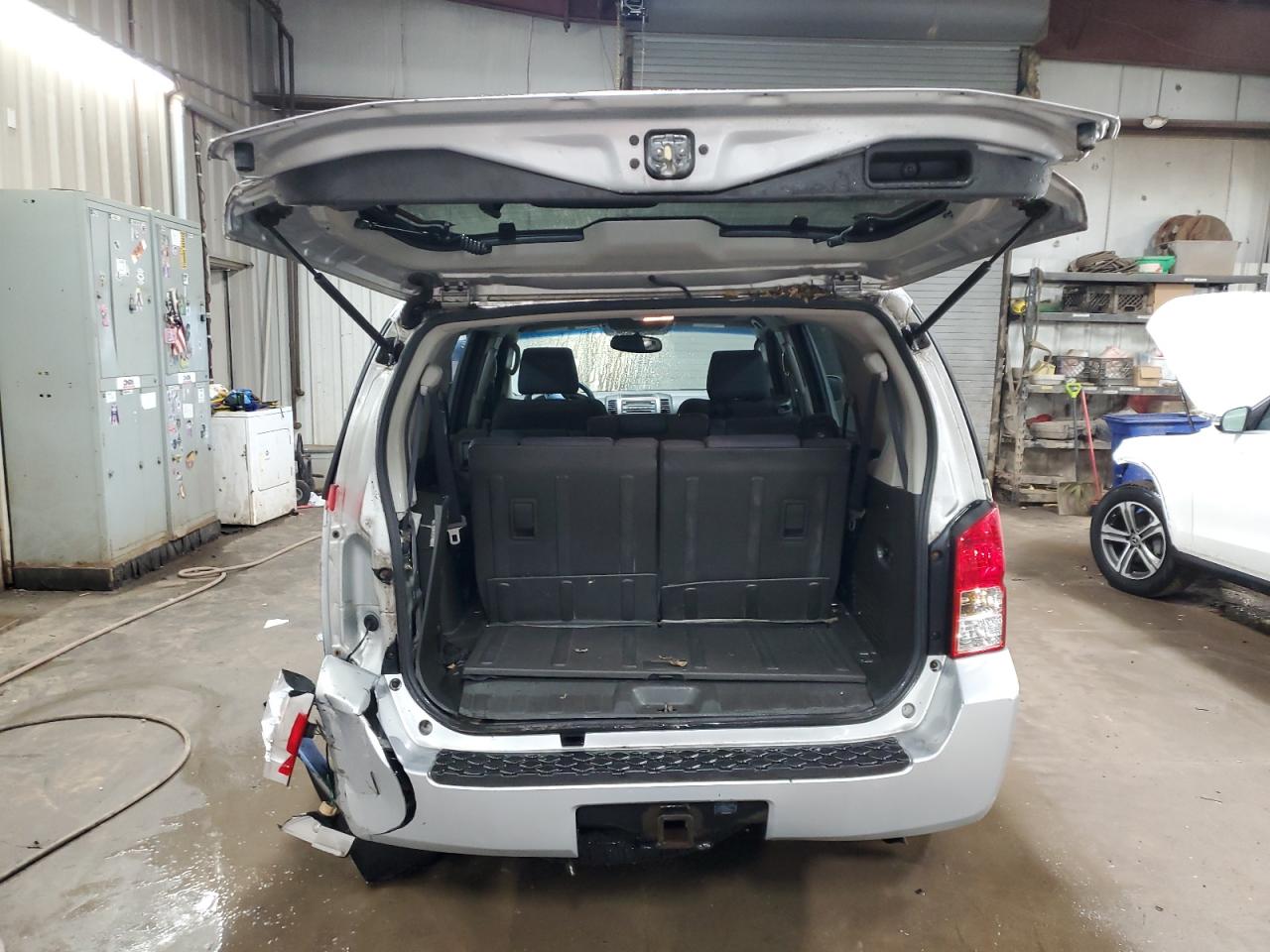 2005 Nissan Pathfinder - Image 6