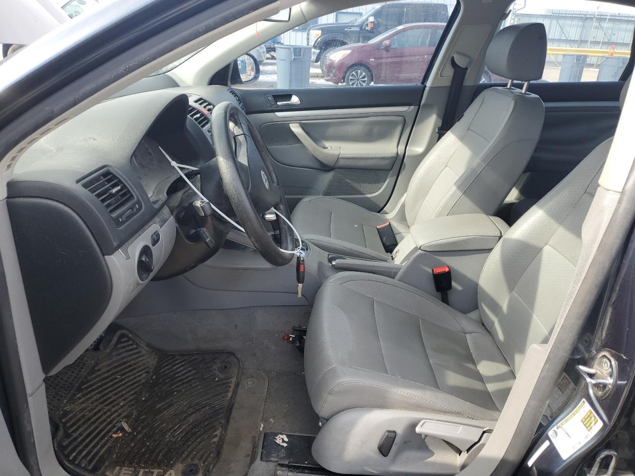 2006 Volkswagen Jetta - Image 7