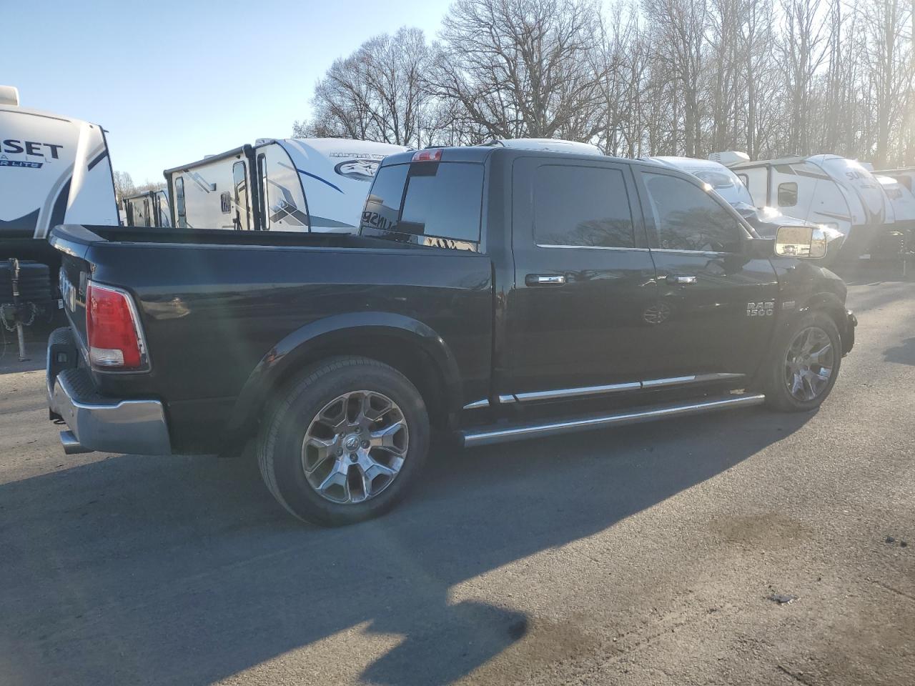2017 RAM 1500 - Image 3