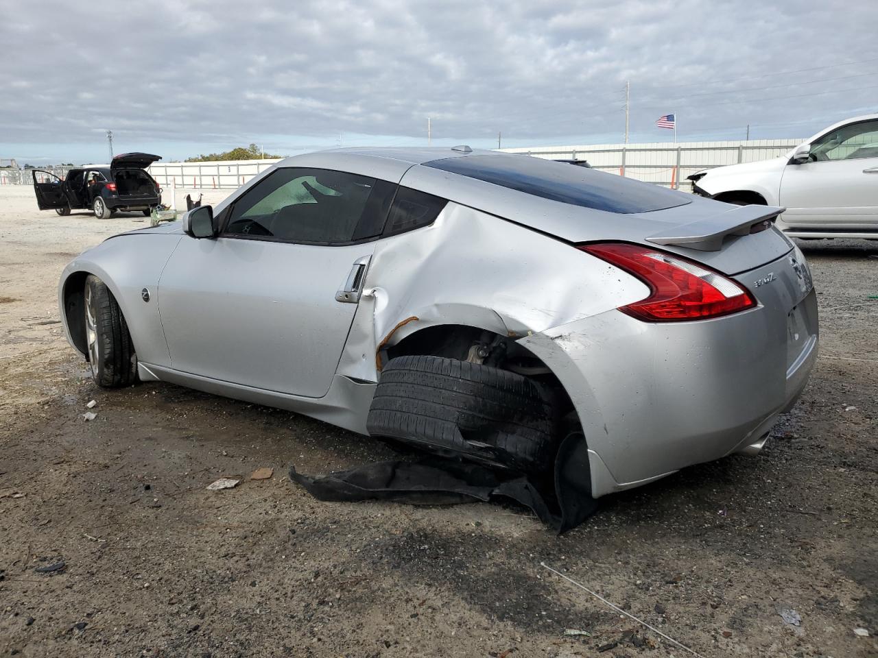2017 Nissan 370Z - Image 2