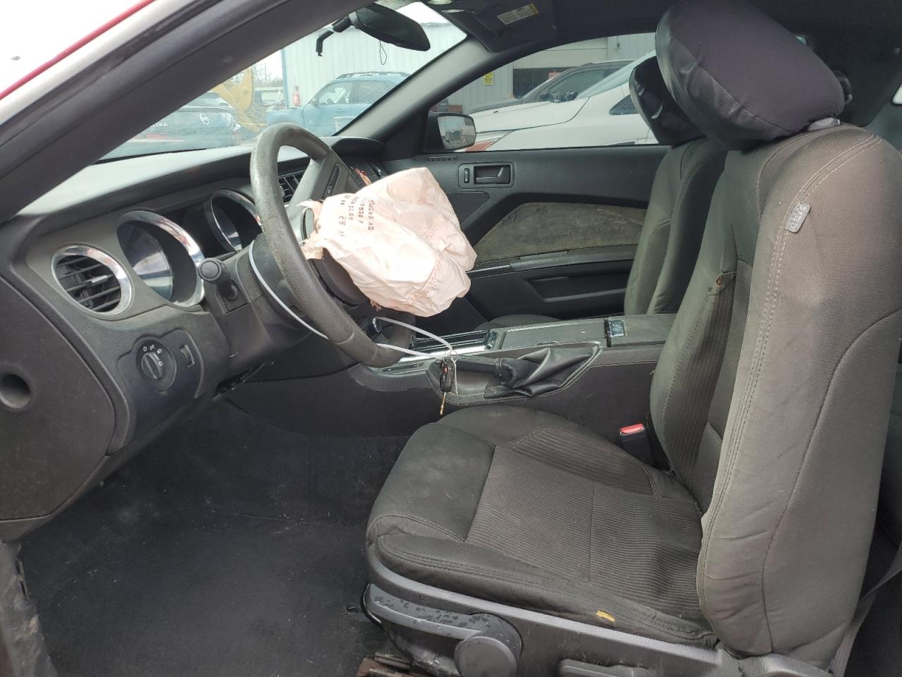 2010 Ford Mustang - Image 7