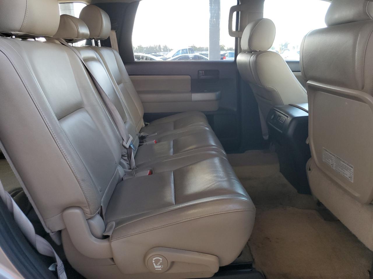 2008 Toyota Sequoia - Image 11