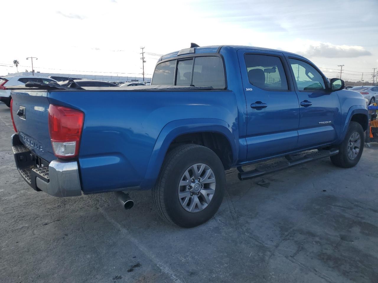 2017 Toyota Tacoma - Image 3