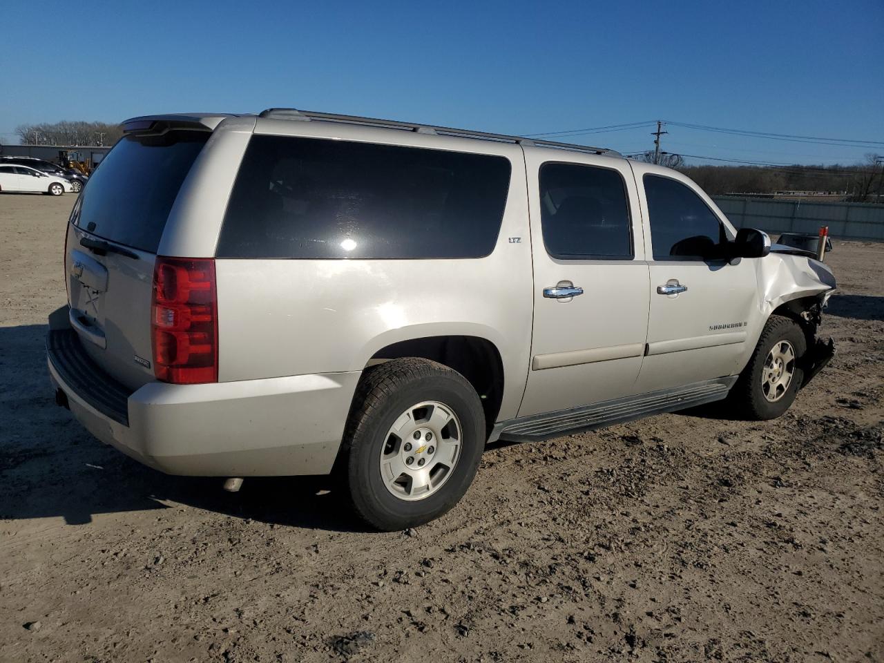 2008 Chevrolet Suburban - Image 3