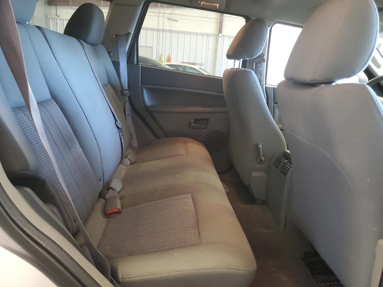 2007 Jeep Grand Cherokee - Image 11