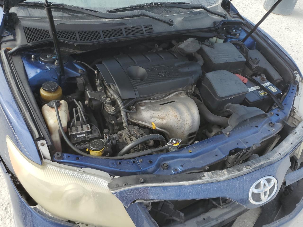 2010 Toyota Camry - Image 11