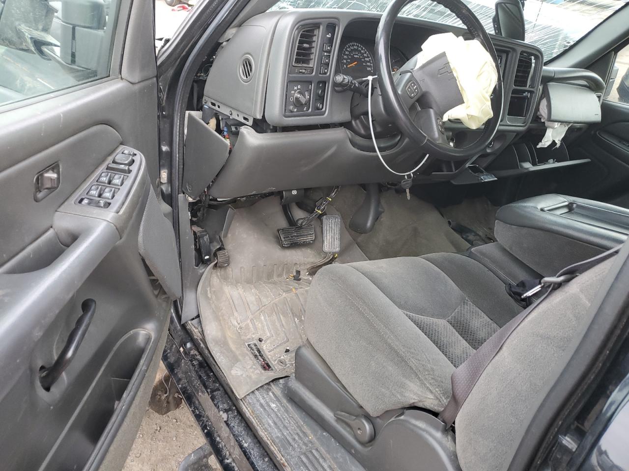 2005 Chevrolet Silverado - Image 8
