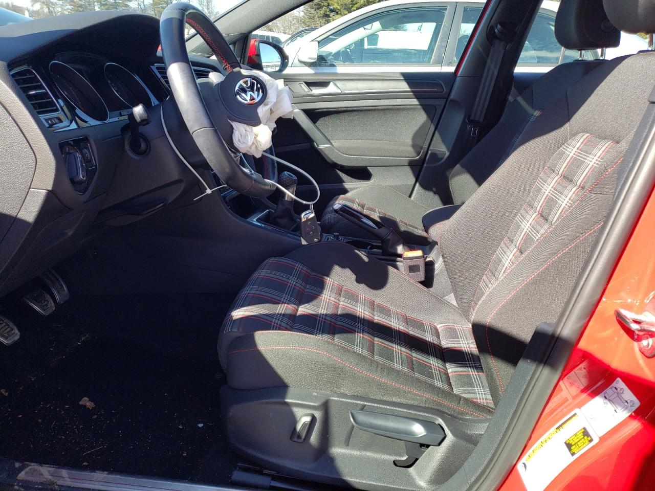 2018 Volkswagen GTI - Image 7