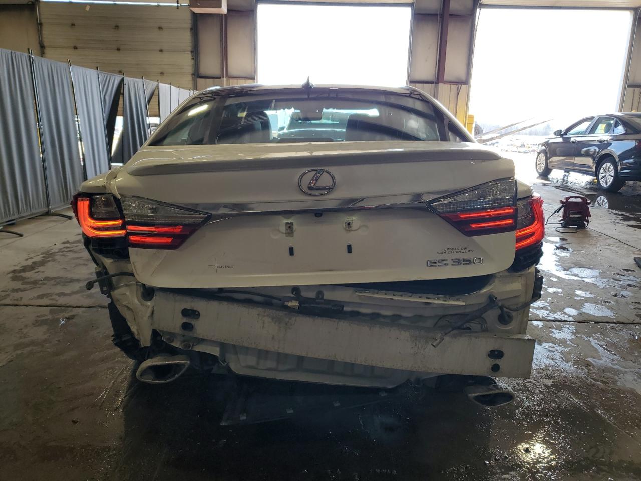 2016 Lexus ES - Image 6