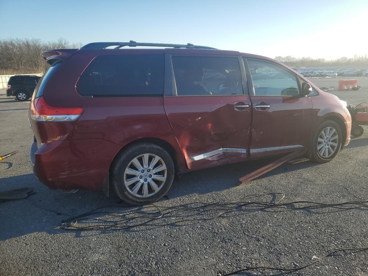2014 Toyota Sienna - Image 3