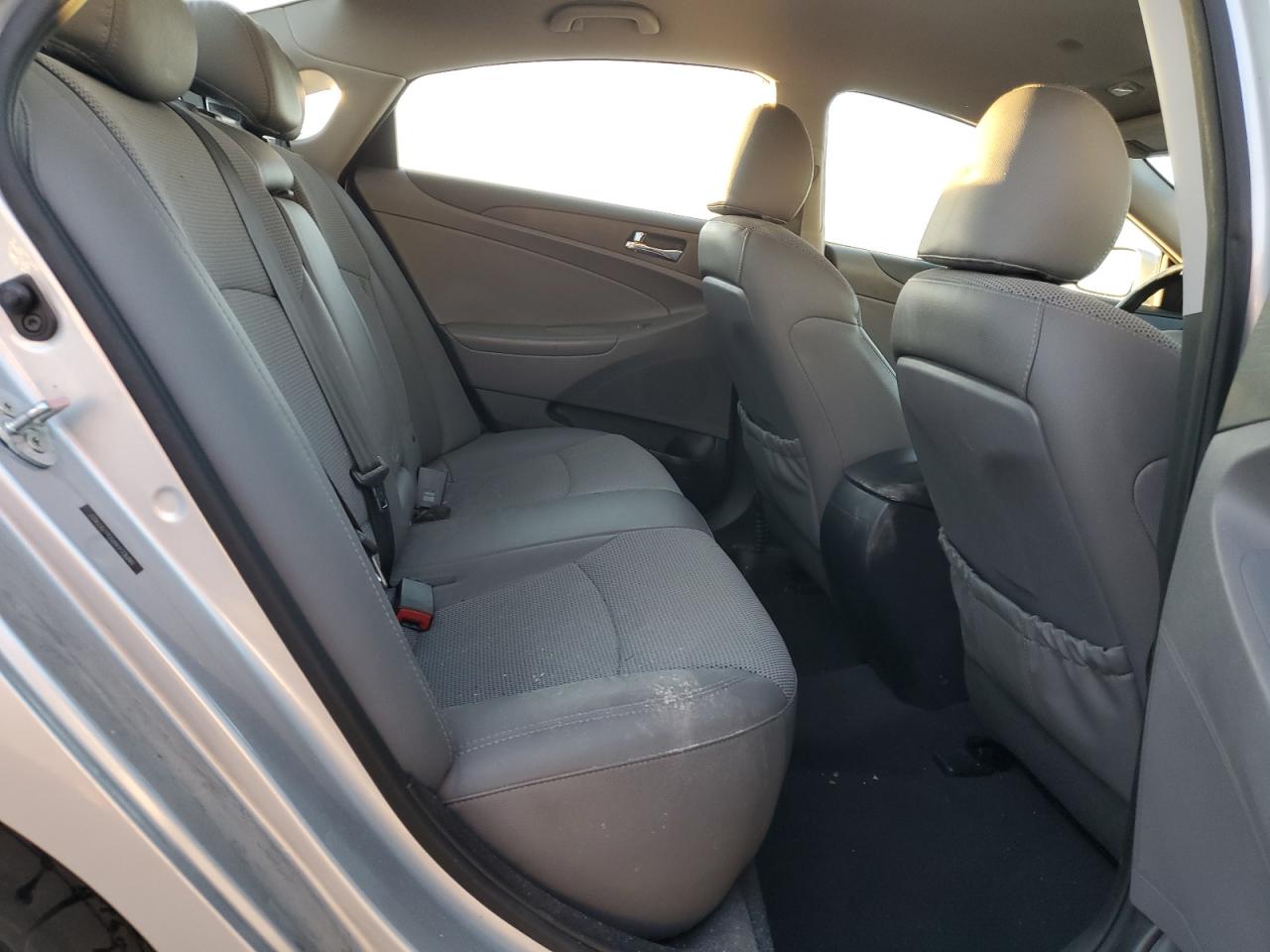 2013 Hyundai Sonata - Image 10