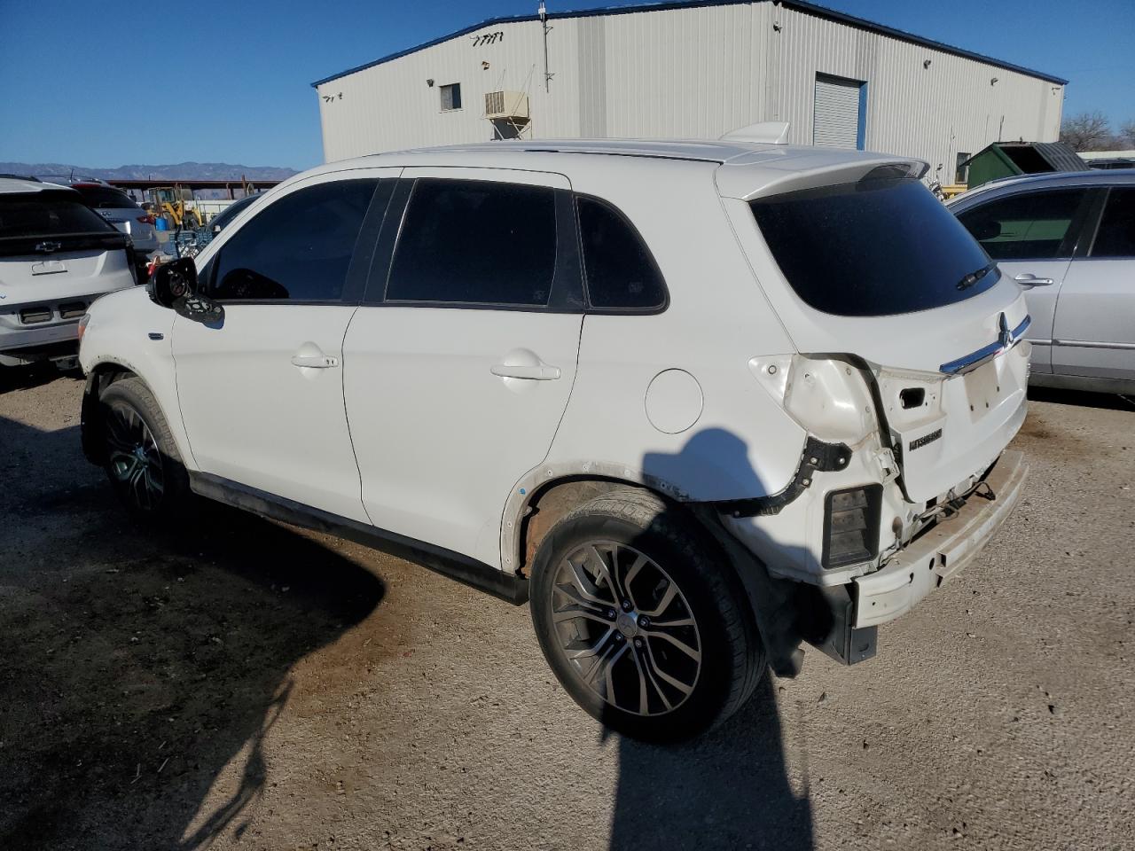 2018 Mitsubishi Outlander - Image 2