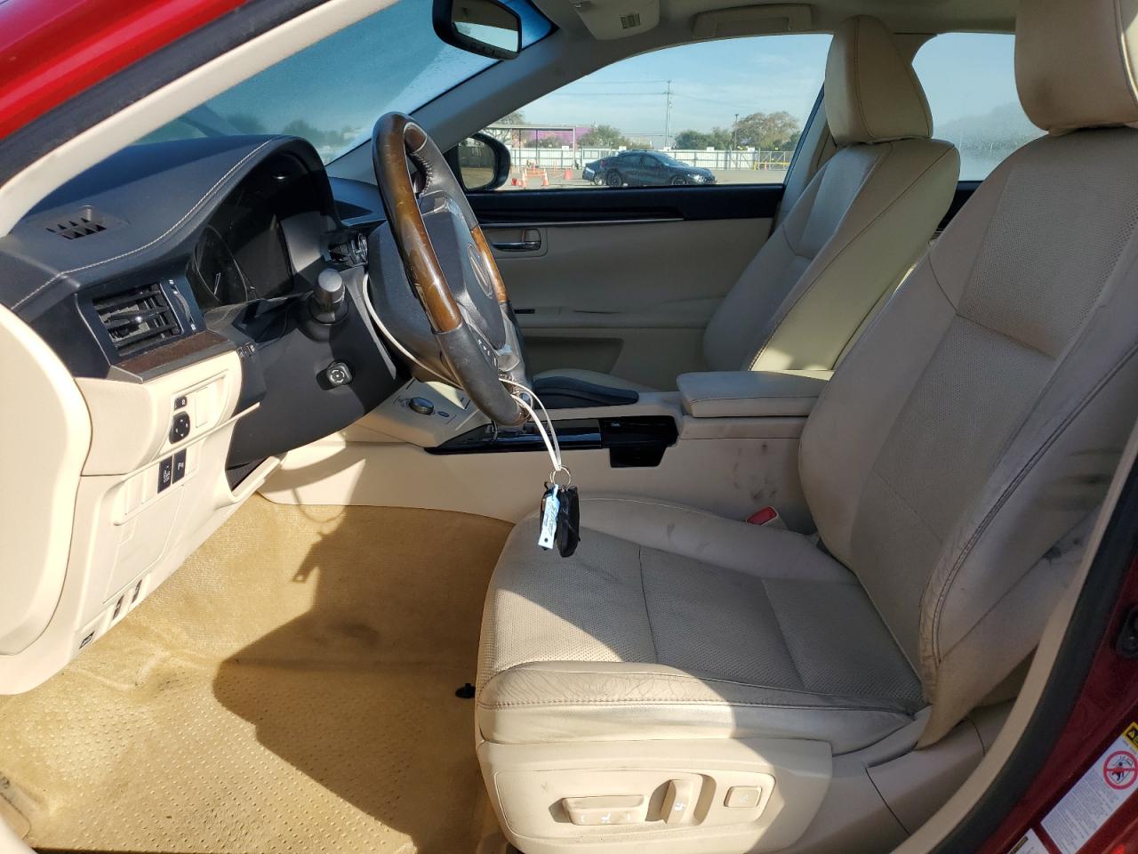 2013 Lexus ES - Image 7