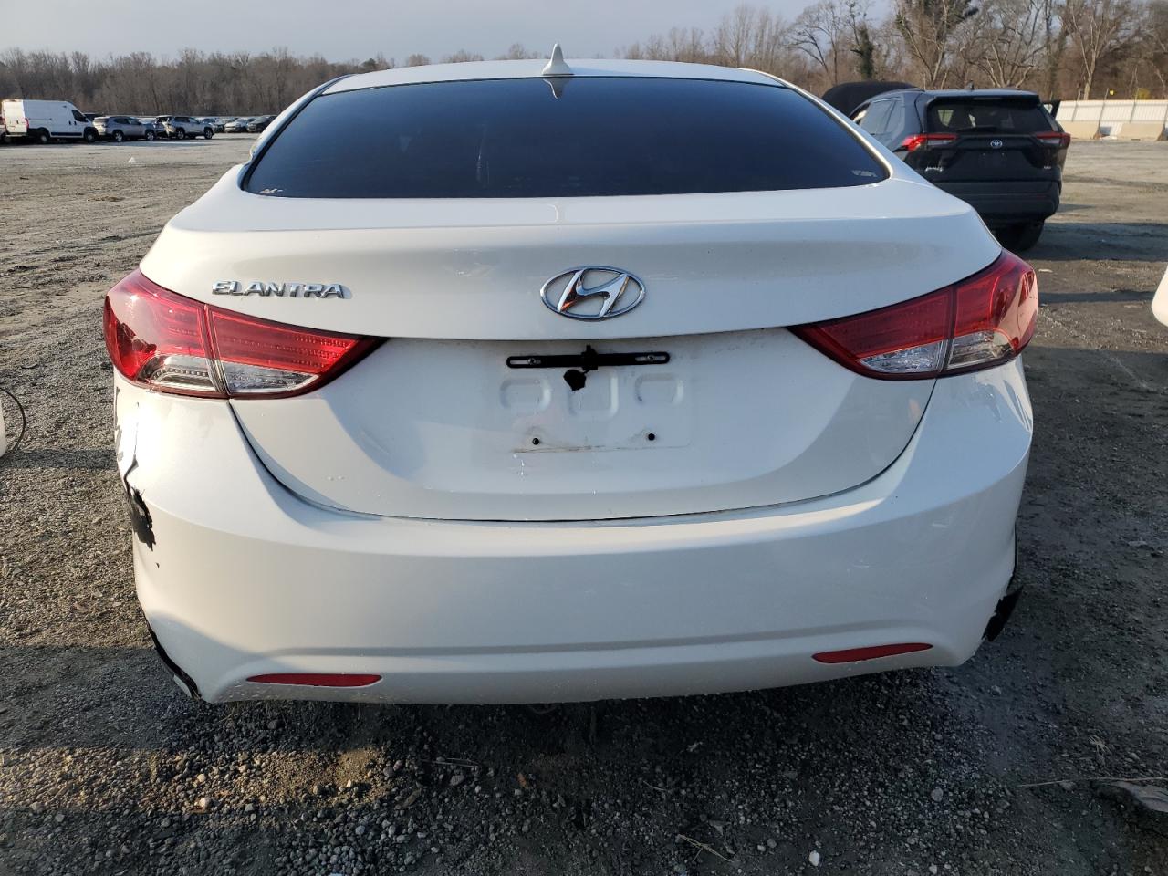 2013 Hyundai Elantra - Image 6