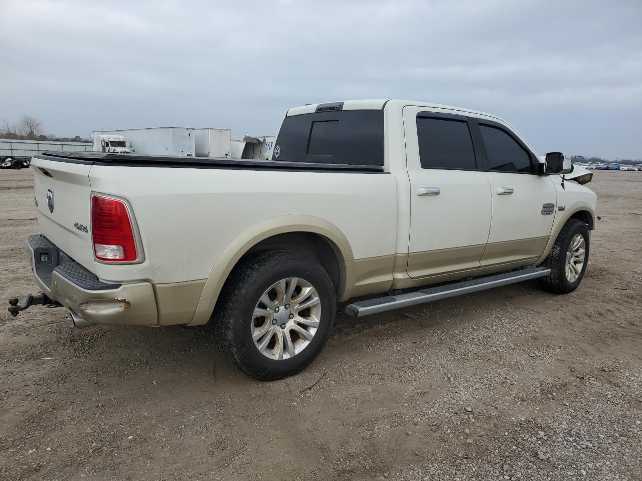 2016 RAM 1500 - Image 3