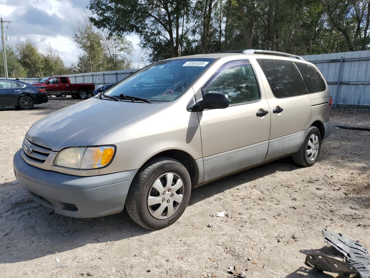 2002 Toyota Sienna - Image 1