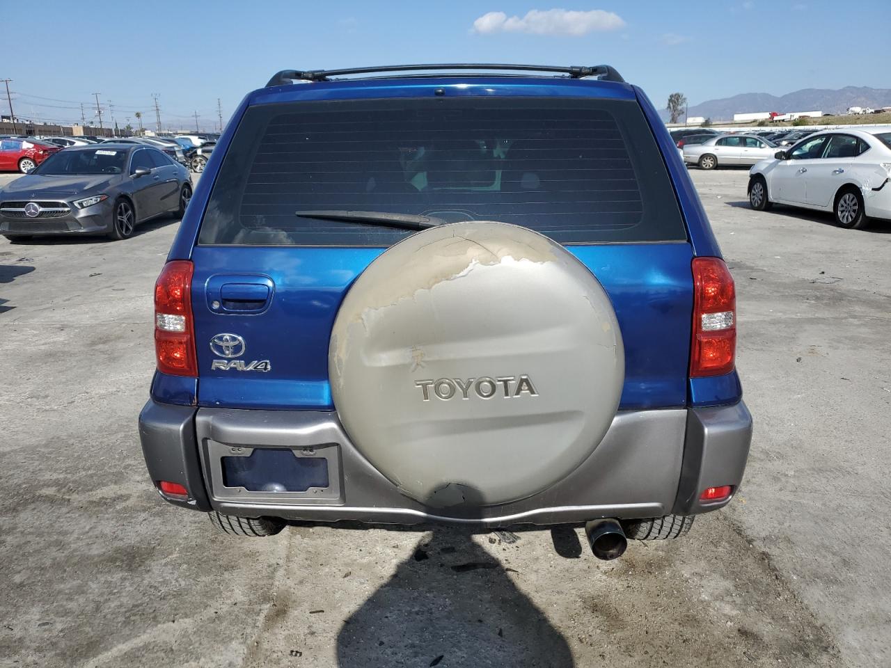 2004 Toyota RAV 4 - Image 6