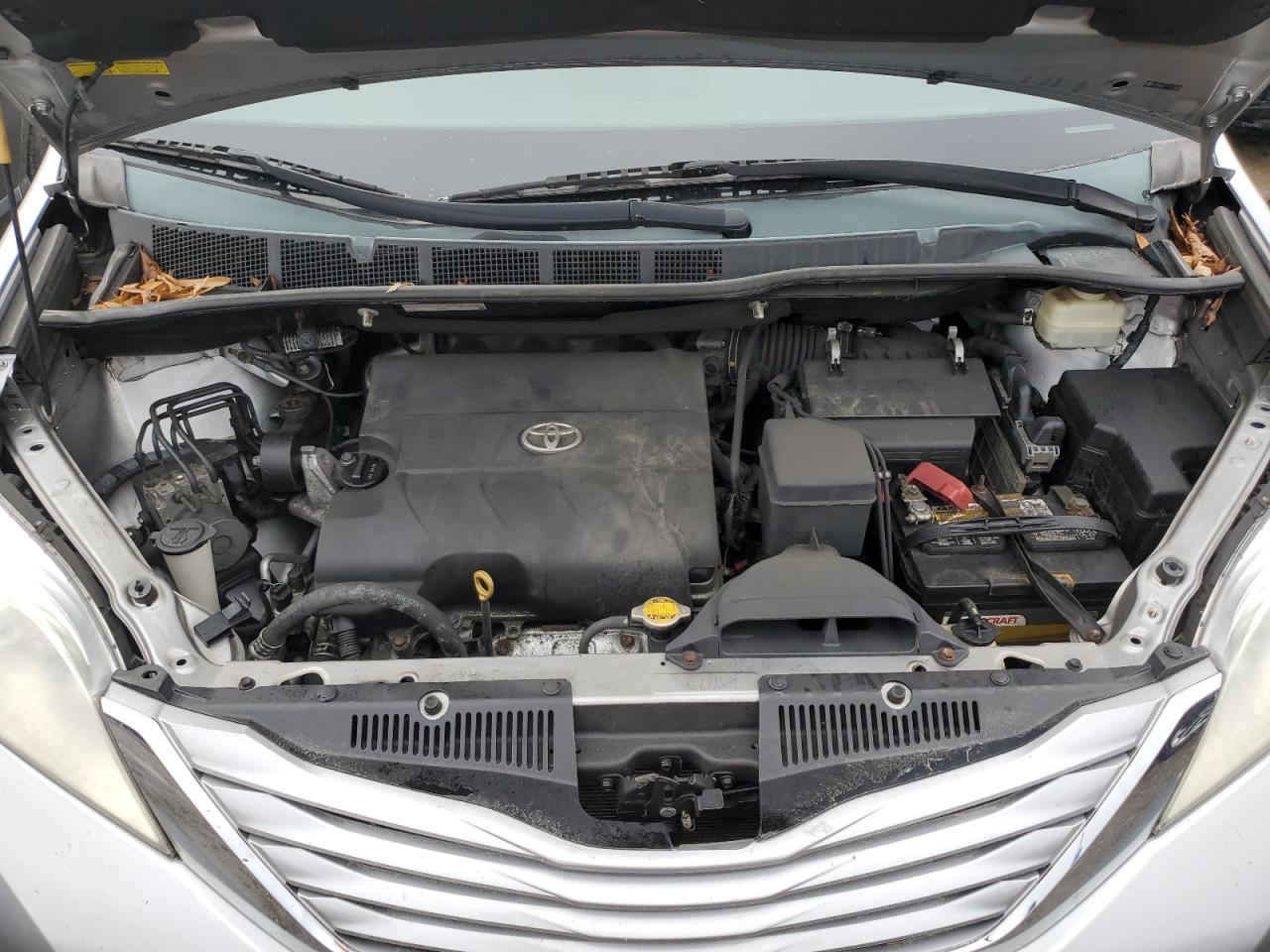 2015 Toyota Sienna - Image 12