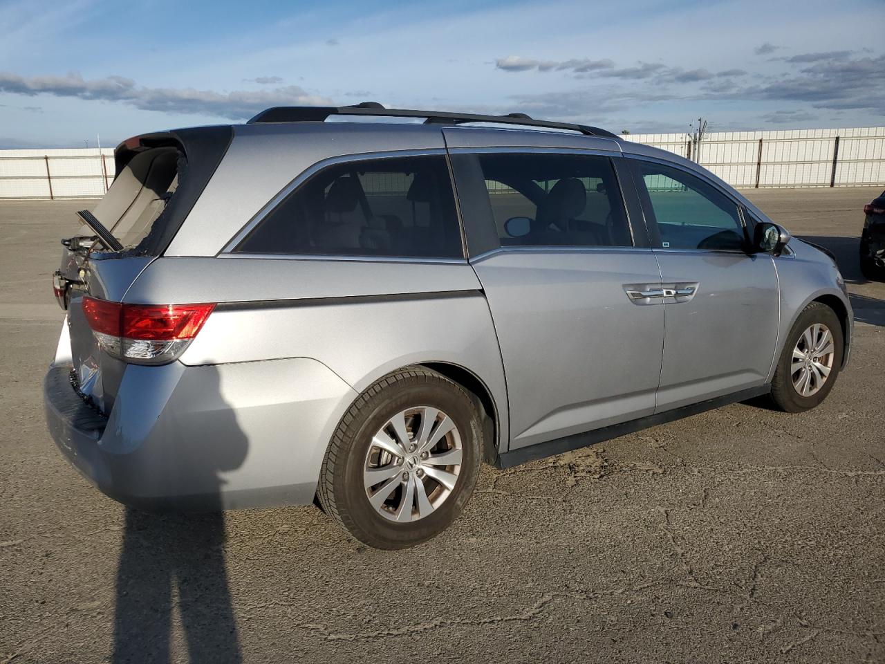 2017 Honda Odyssey - Image 3