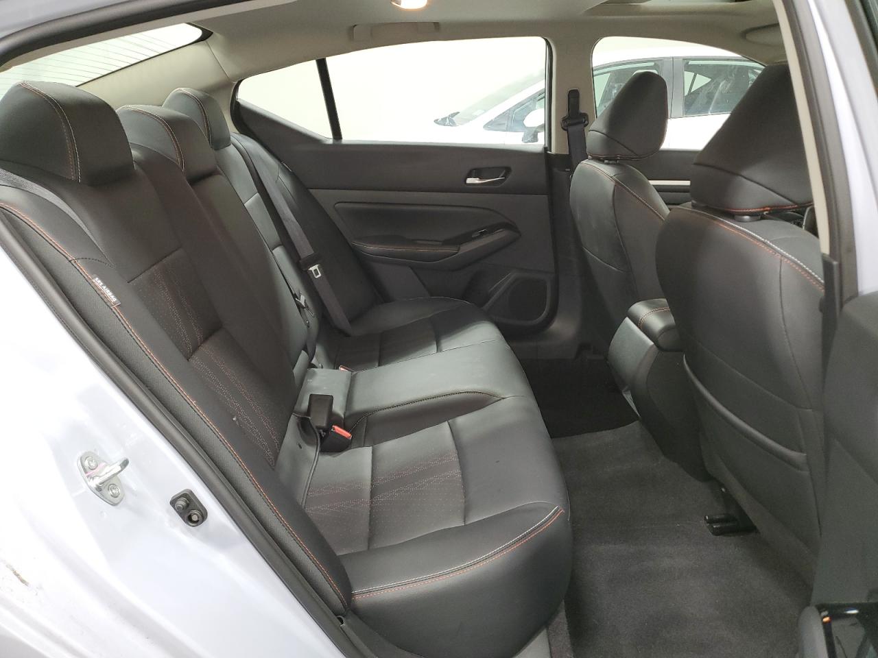 2024 Nissan Altima - Image 10