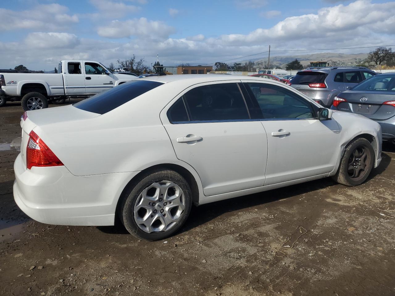 2010 Ford Fusion - Image 3