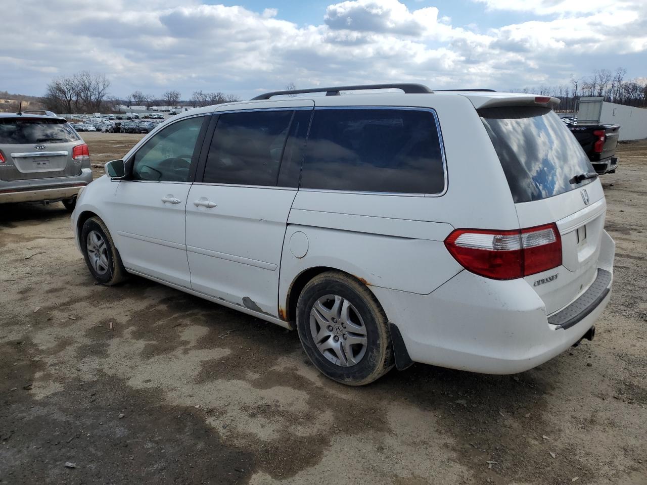 2007 Honda Odyssey - Image 2