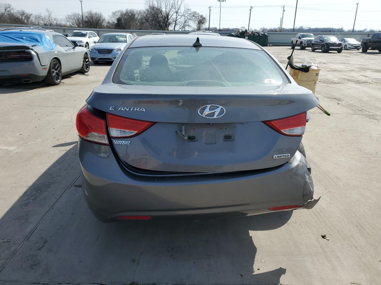 2012 Hyundai Elantra - Image 6