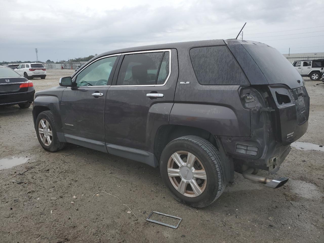 2016 GMC Terrain - Image 2