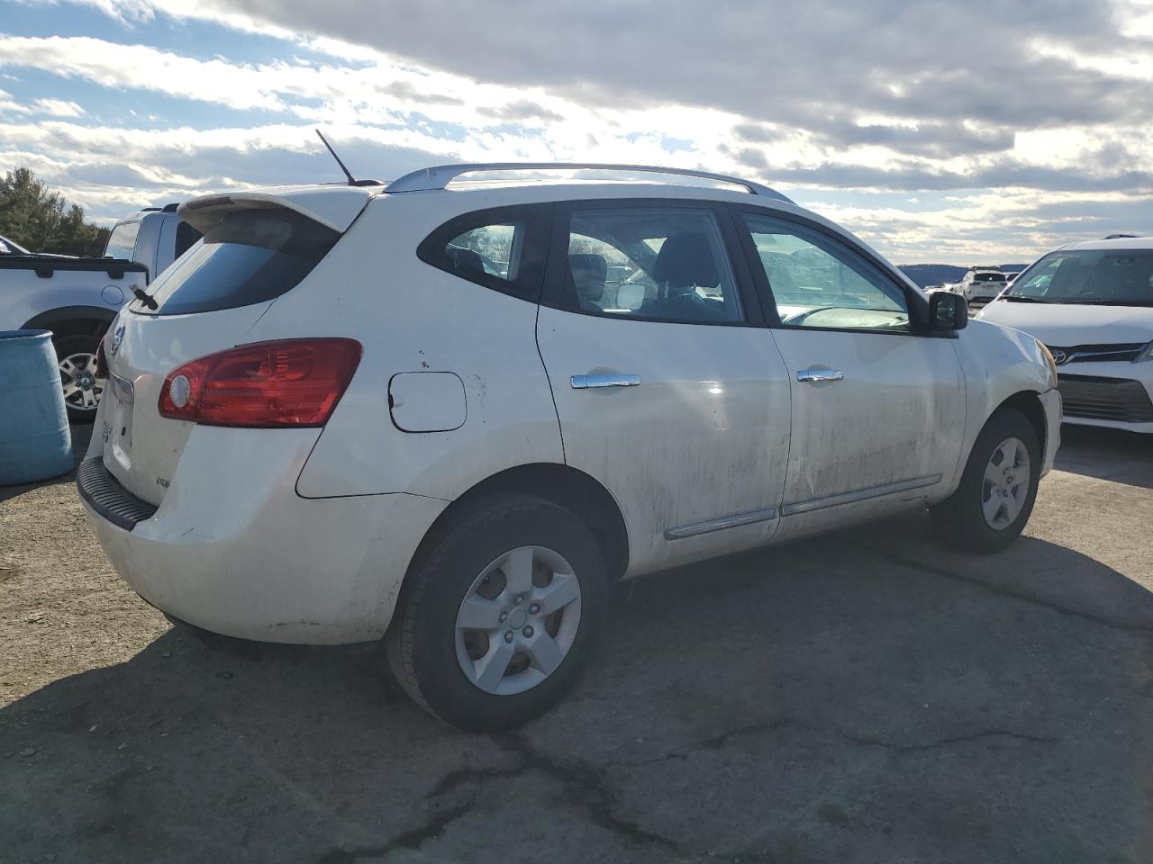 2014 Nissan Rogue - Image 3