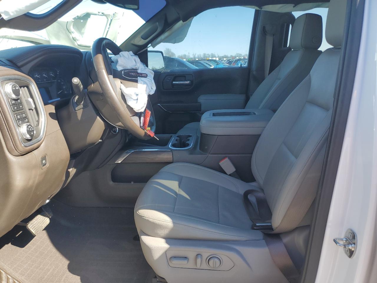 2022 GMC Sierra - Image 7