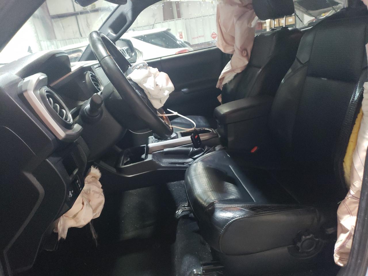 2019 Toyota Tacoma - Image 7