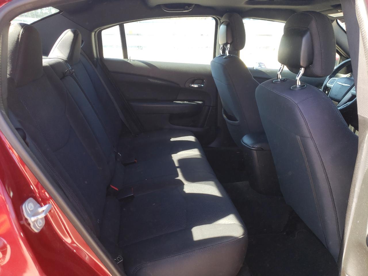 2014 Chrysler 200 - Image 10