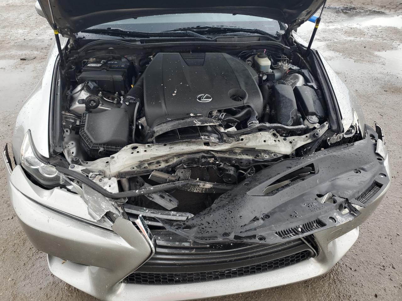 2015 Lexus IS - Image 12