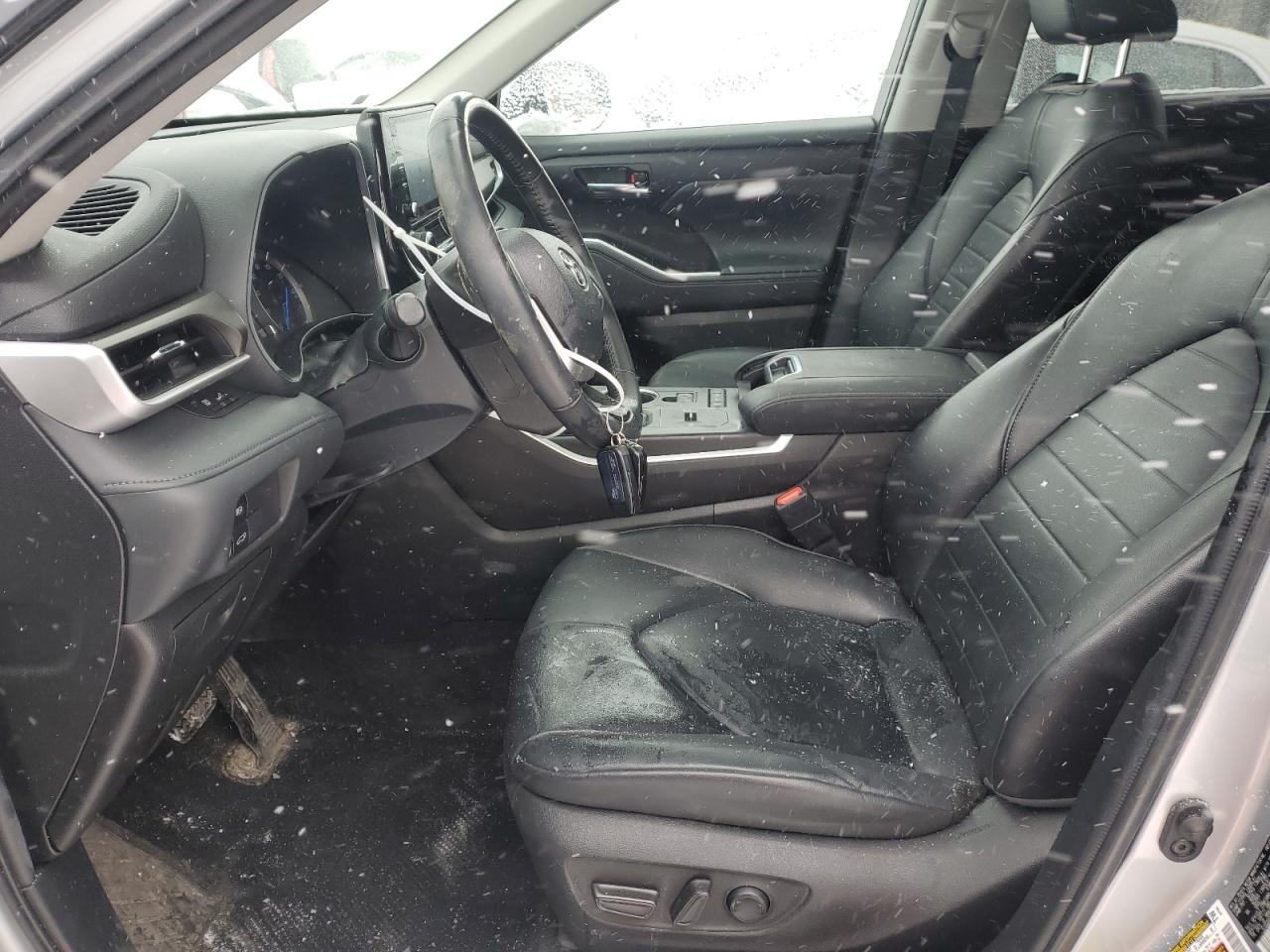 2022 Toyota Highlander - Image 7