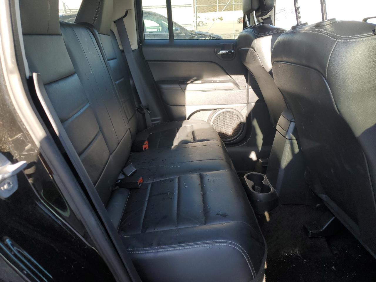 2015 Jeep Liberty (Patriot) - Image 12