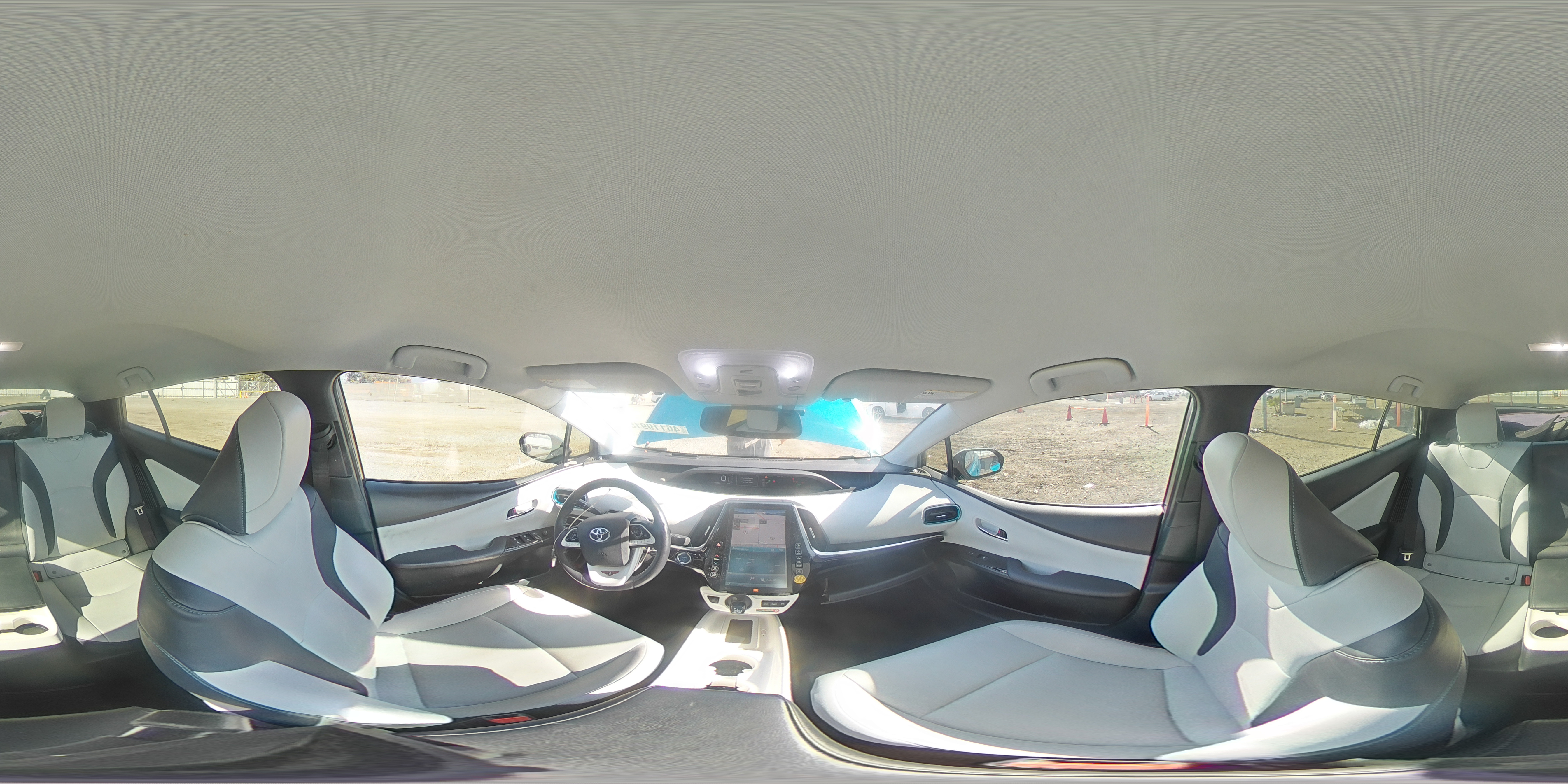 2018 Toyota Prius - Image 13