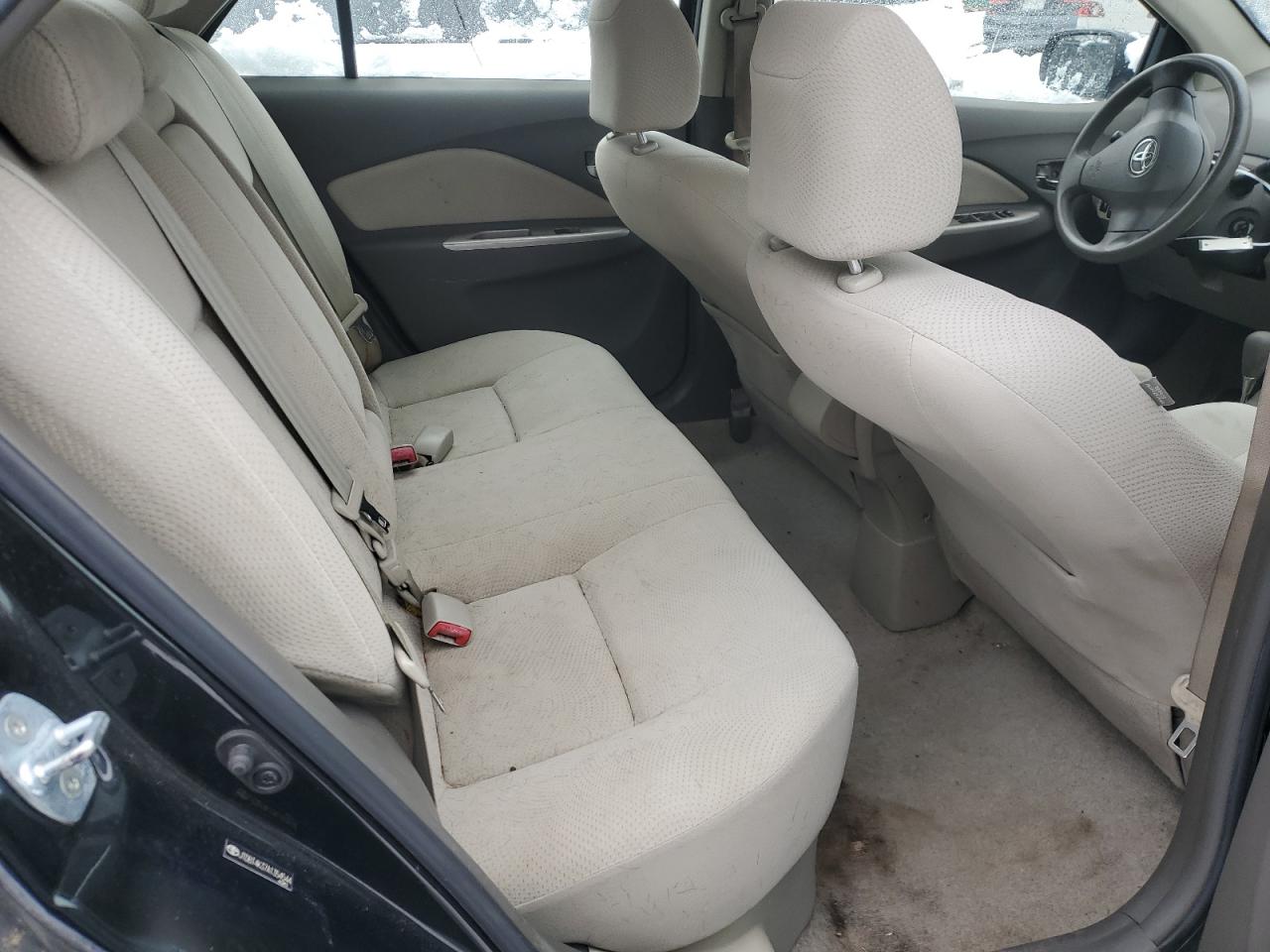 2010 Toyota Yaris - Image 10