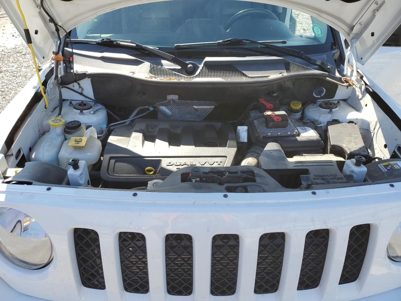2017 Jeep Liberty (Patriot) - Image 12