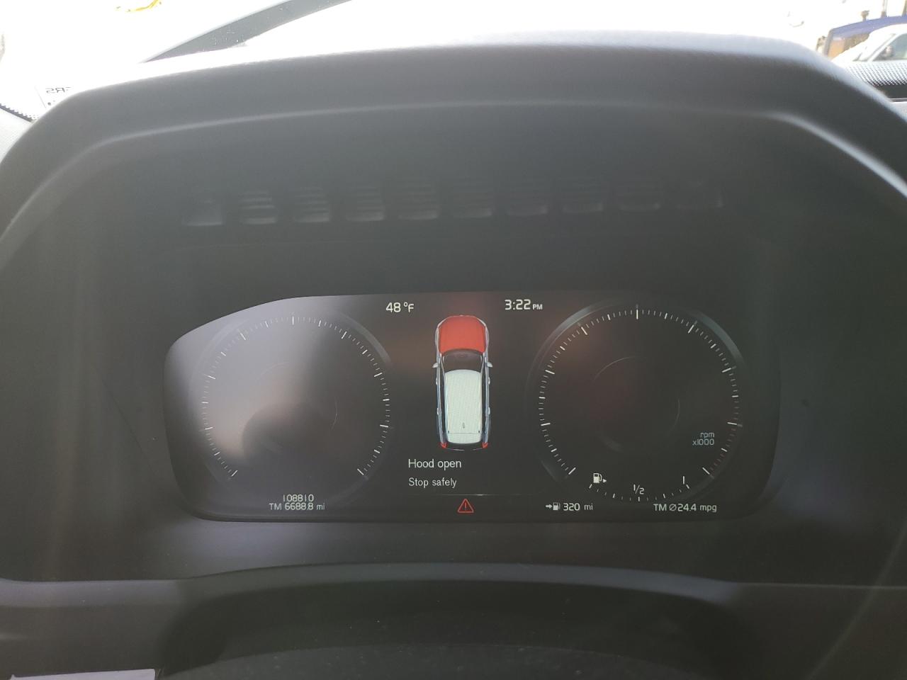 2016 Volvo XC90 - Image 9