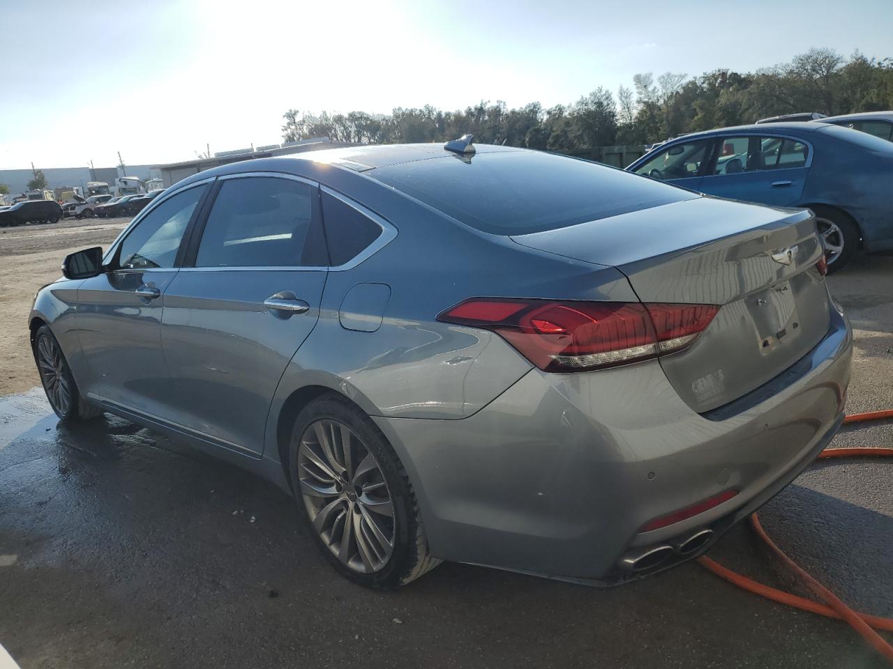2015 Hyundai Genesis - Image 2