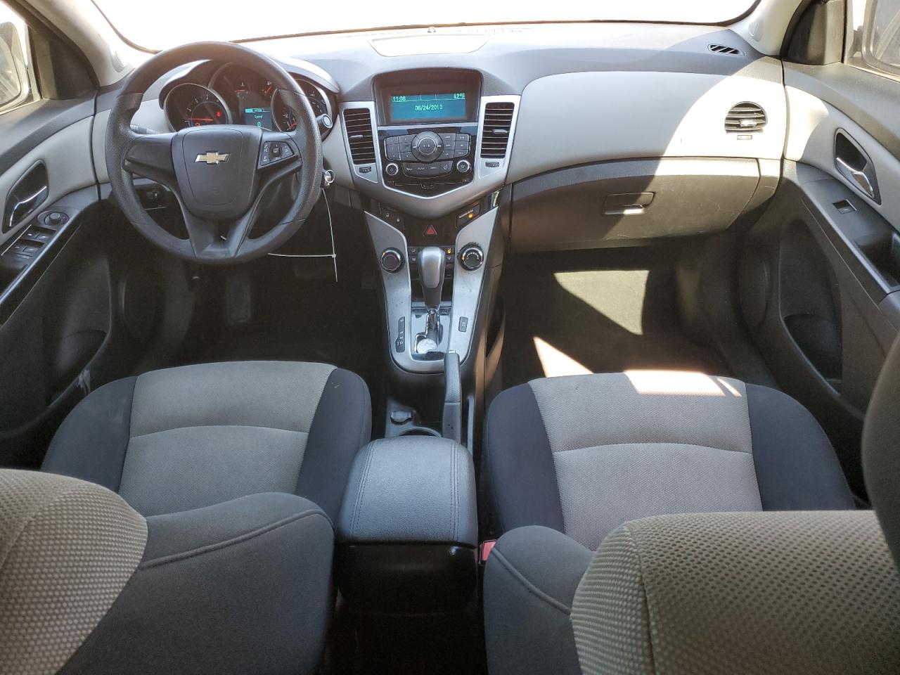 2013 Chevrolet Cruze - Image 8