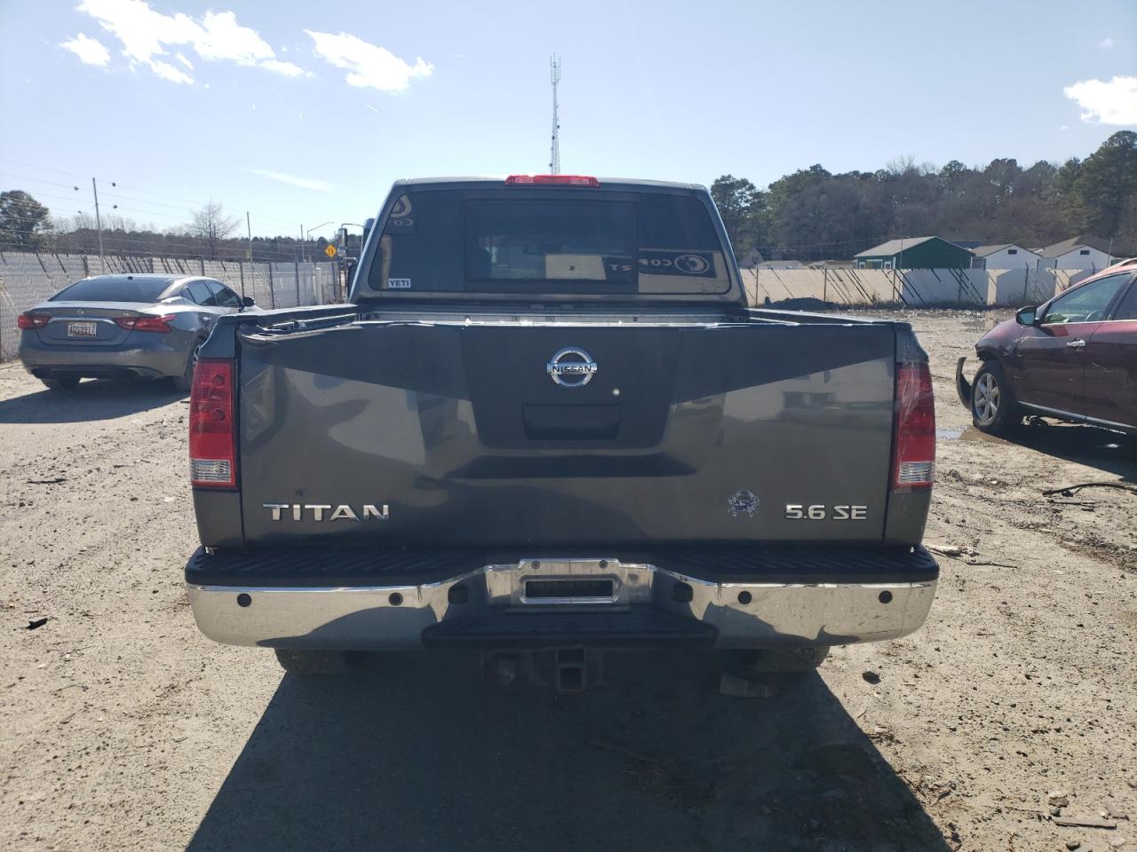 2010 Nissan Titan - Image 6