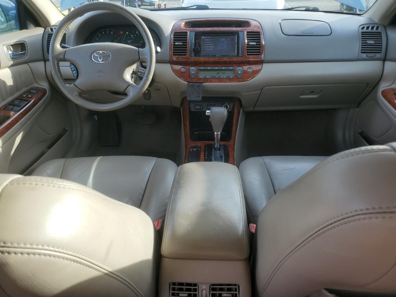2004 Toyota Camry - Image 8