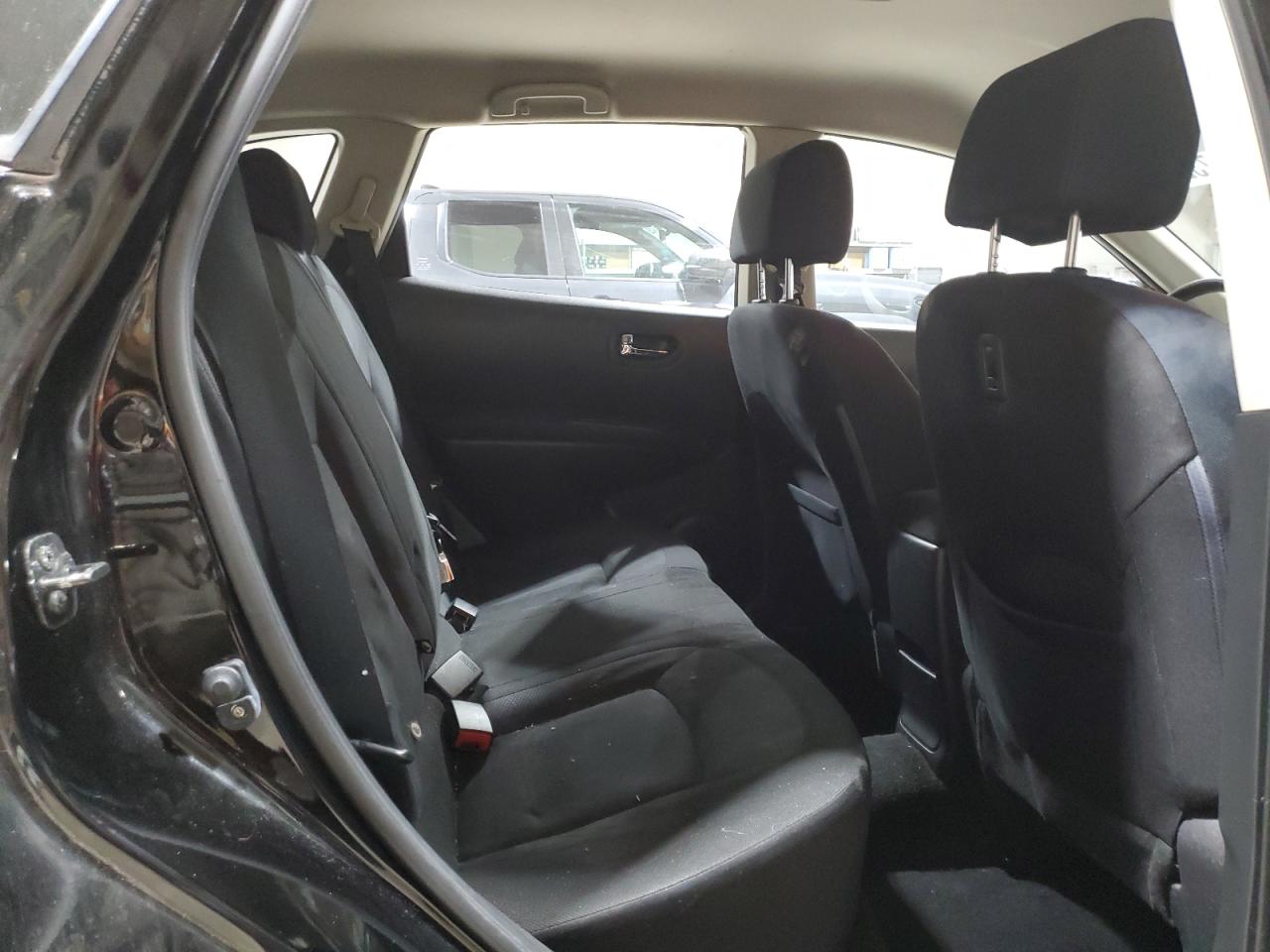 2015 Nissan Rogue - Image 11